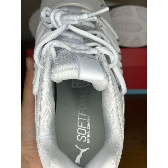 New PUMA Axelion Perf White Silver Size 7.5